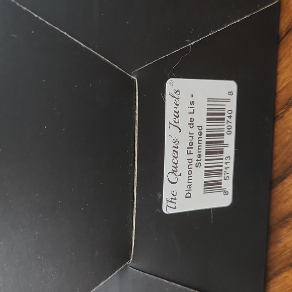 🍷⚜️Pretty fleur-de-lis wine glass in perfect new condition!⚜️ - Picture 7 of 8